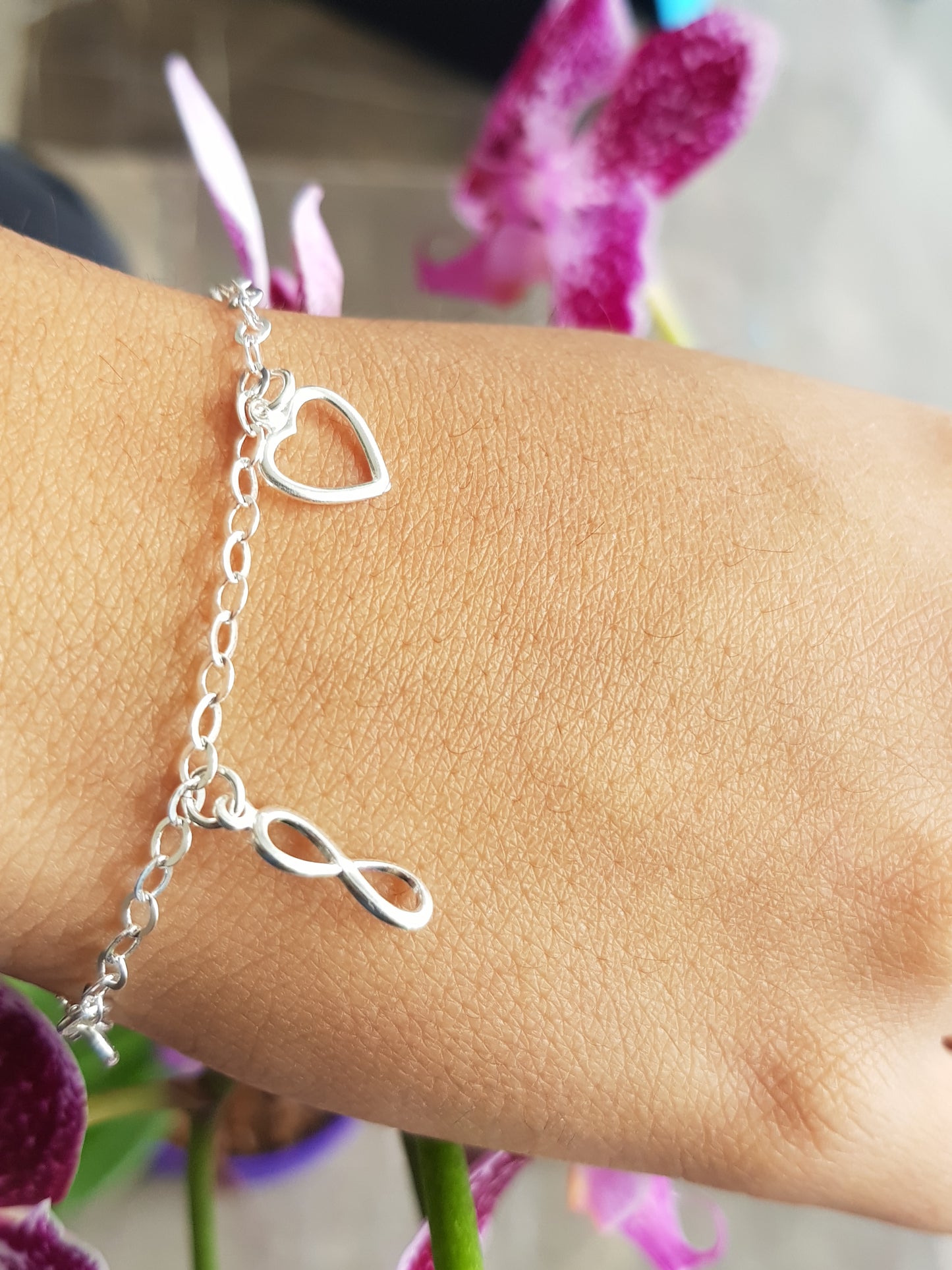Pulsera de plata 925, corazones y margaritas colgantes