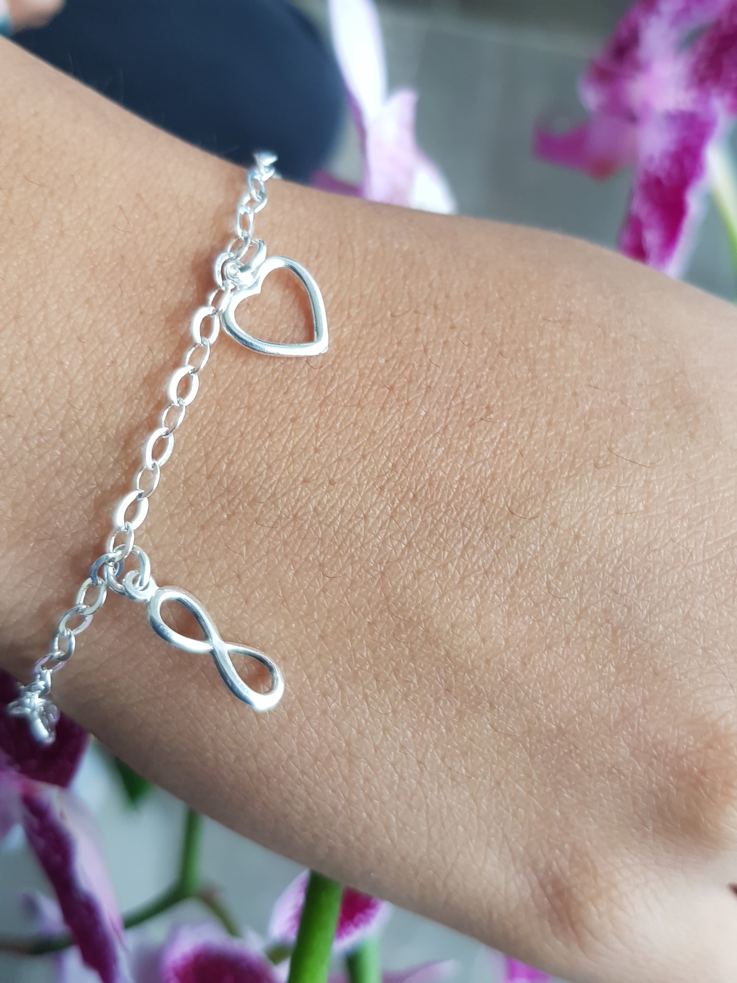 Pulsera de plata 925, corazones y margaritas colgantes