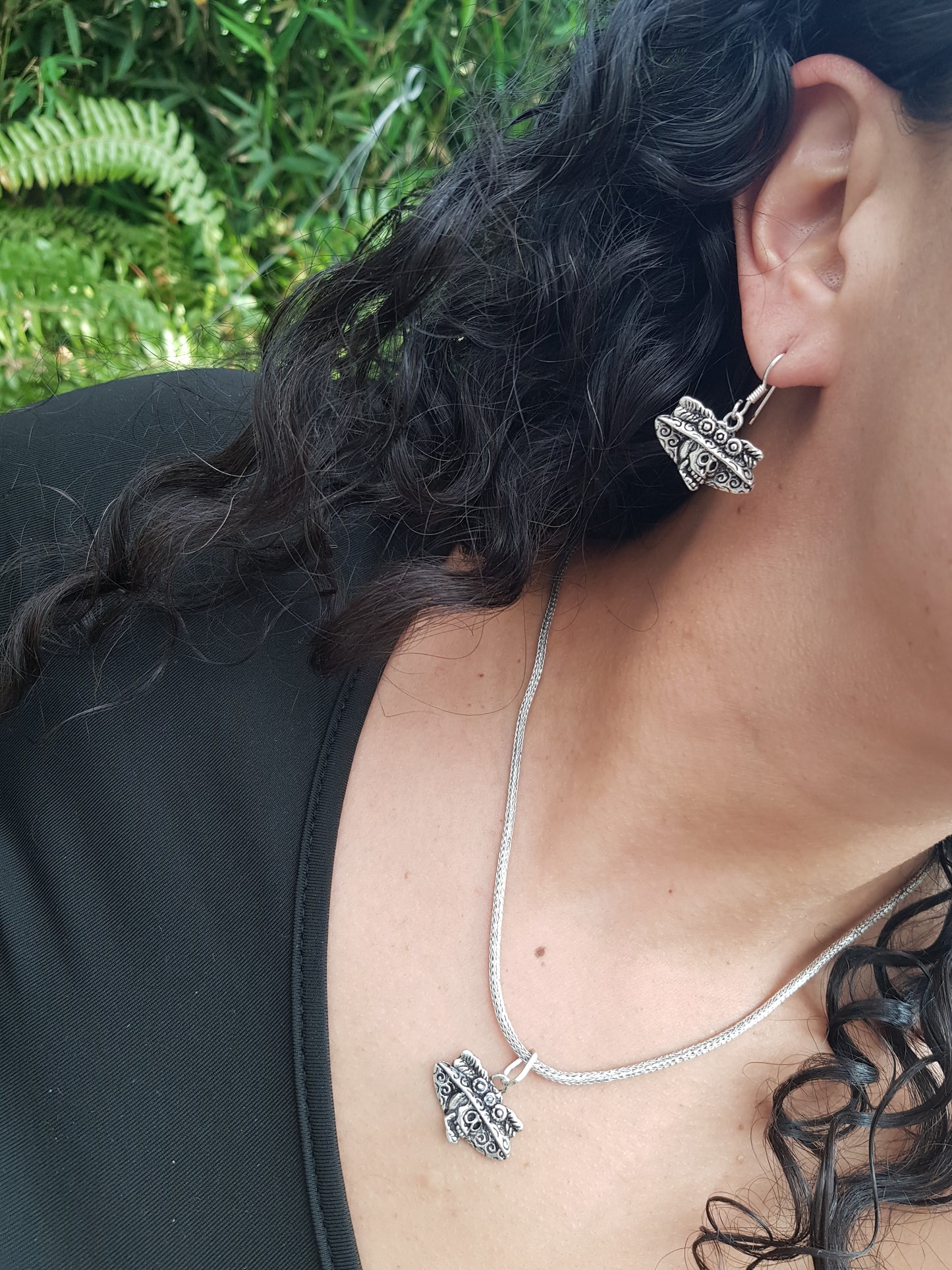Juego de dije y aretes de plata solida 925, dije de Cara de Catrina con sombrero y aretes de catrina (cadena incluída)