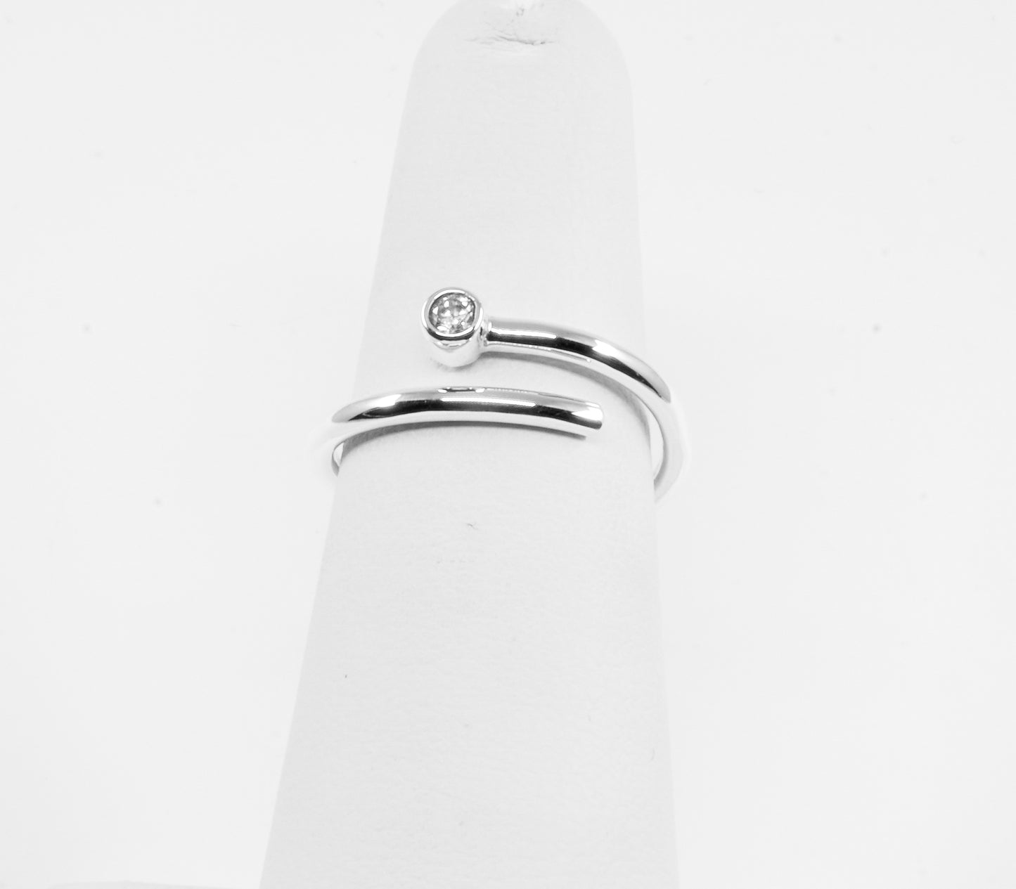 Anillo plata solida 925, liso con circonia en punta