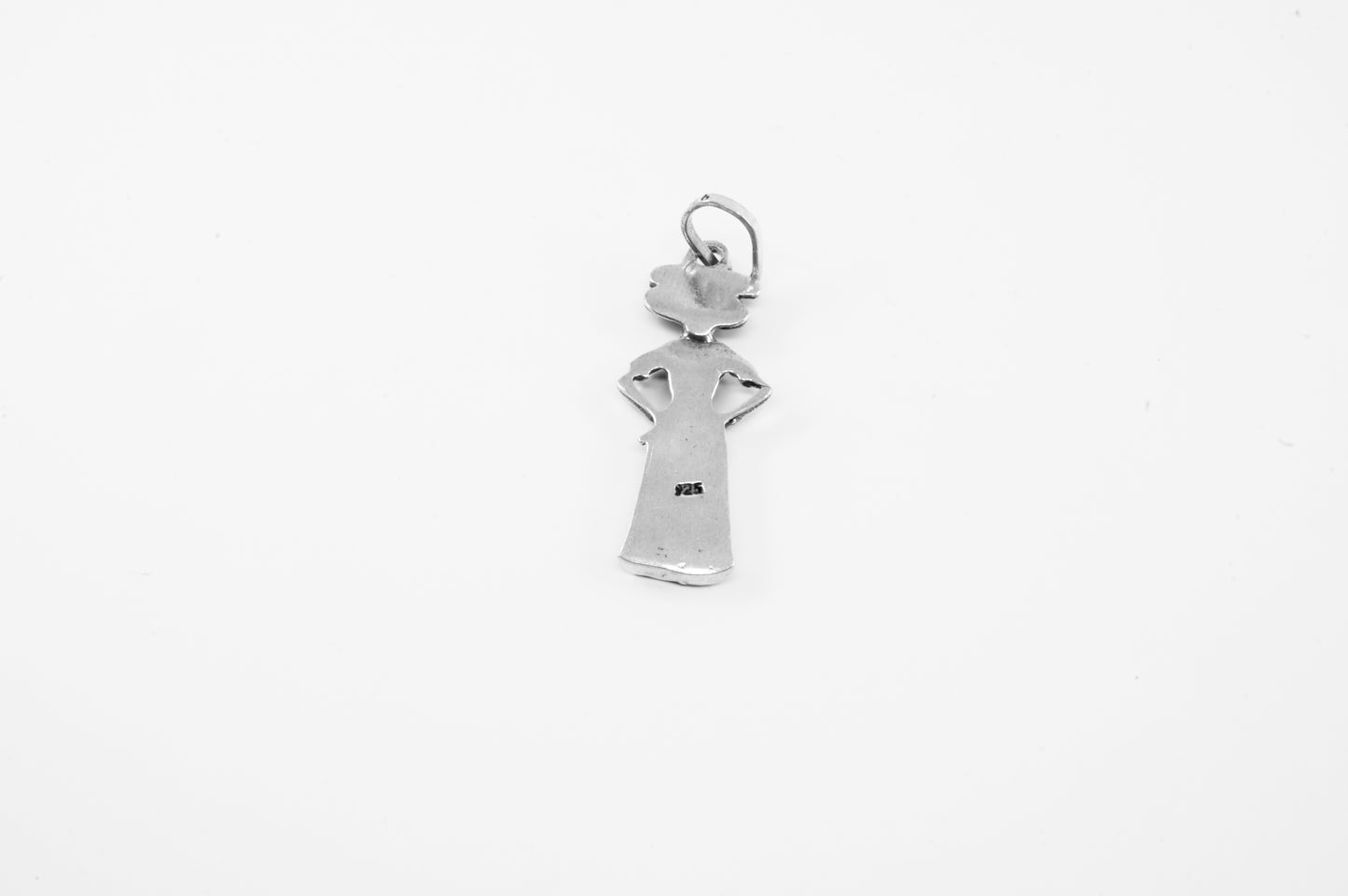 Juego de dije y aretes en plata 925, Catrina cuerpo entero con manos en caderas (cadena incluída)