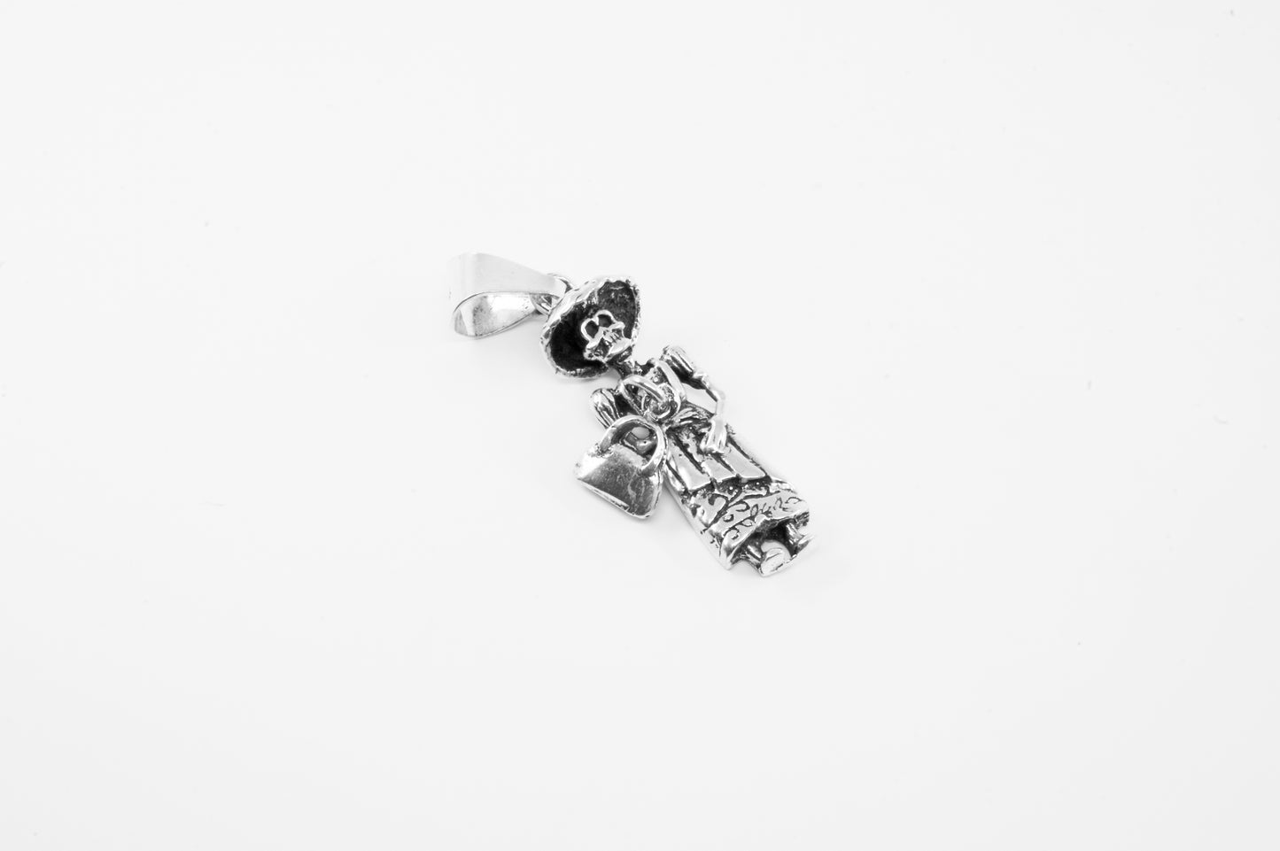 Juego de aretes y dije de plata solida 925, Catrina de cuerpo entero con bolso colgante (cadena incluída)
