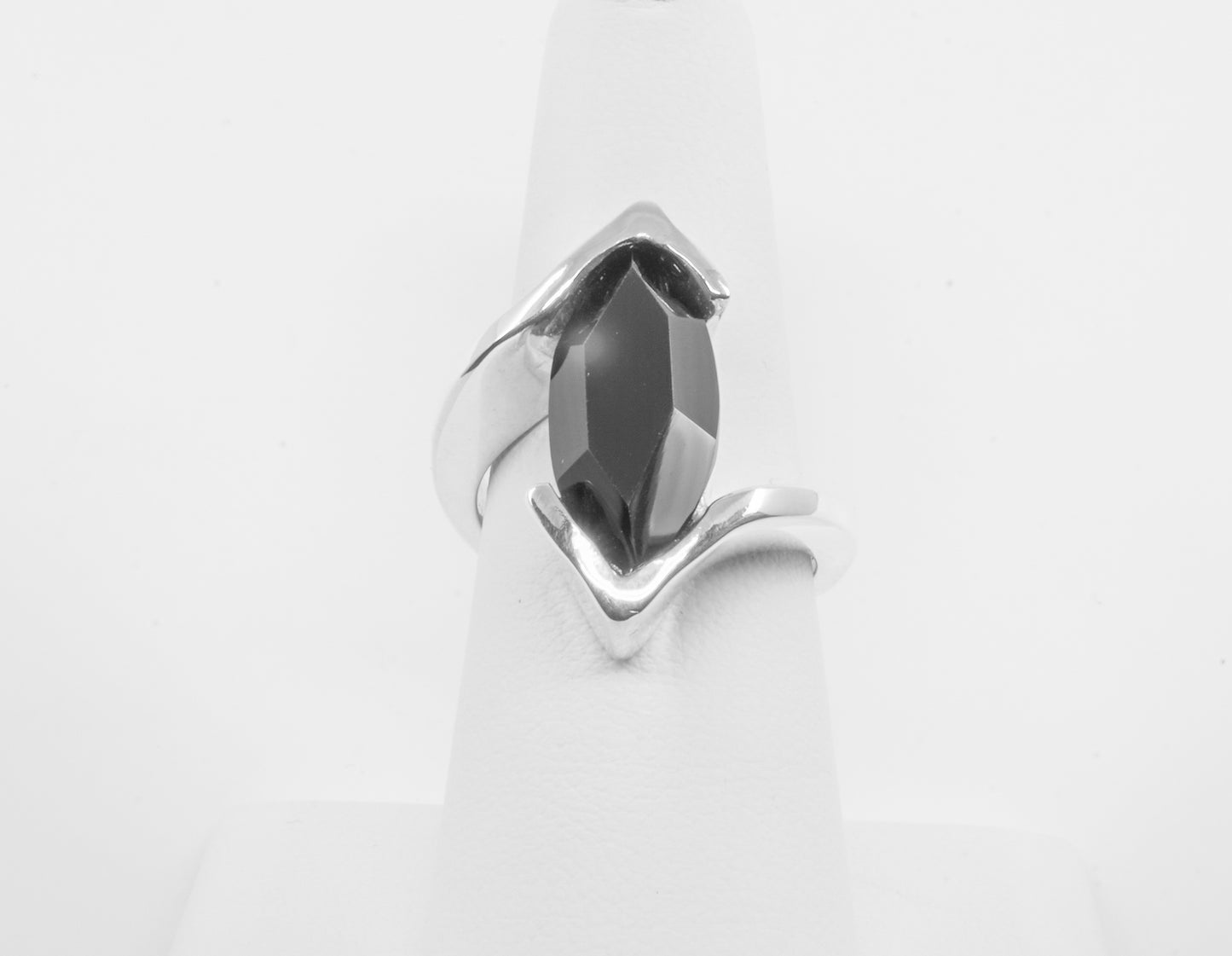 Anillo plata sólida 925, cristal negro montado en oval