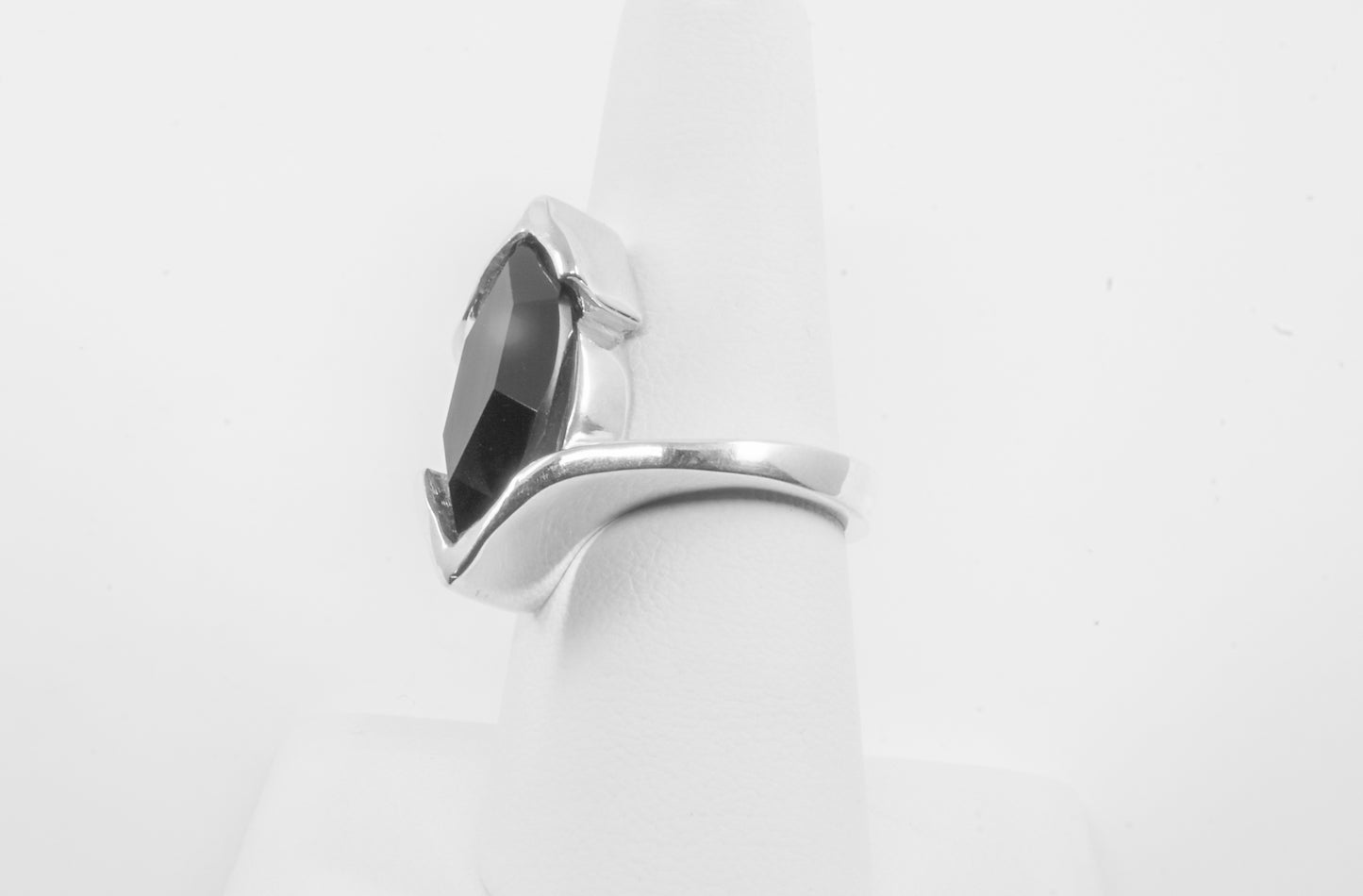 Anillo plata sólida 925, cristal negro montado en oval