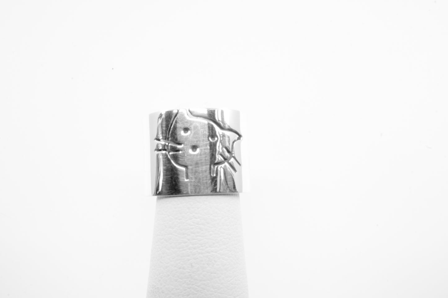 Anillo plata solida 925, gatito grabado en banca de 16mm
