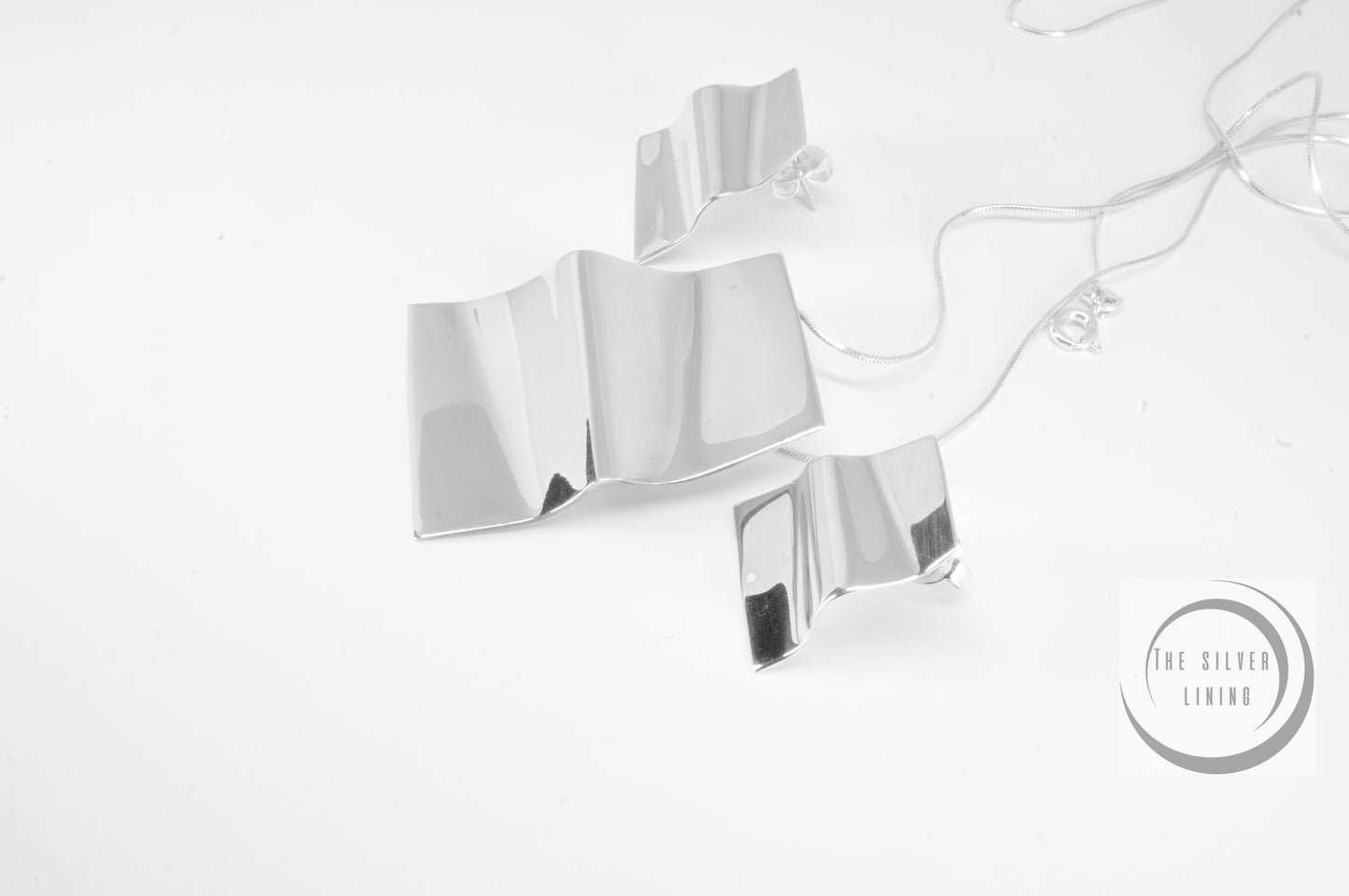 Conjunto de Plata 925, Dije y Aretes Elegance con cadena incluída