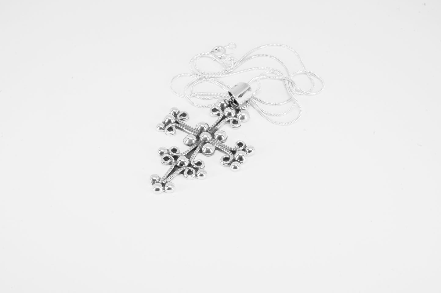 Dije de plata solida 925 cruz gotica cadena incluida