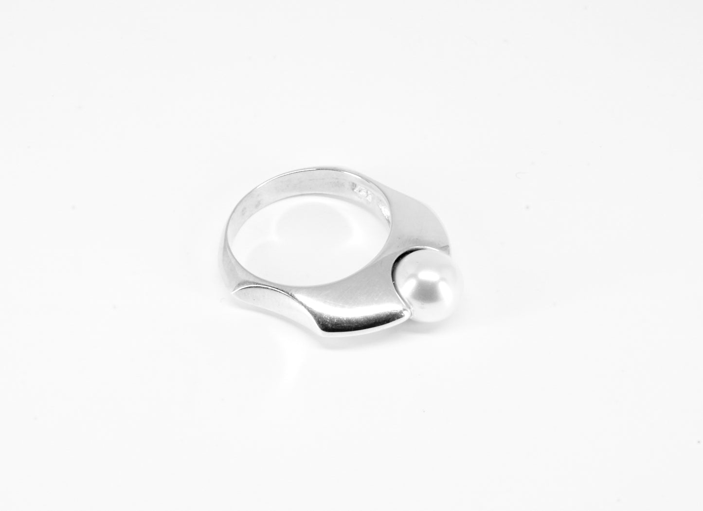 Anillo plata solida 925, culture con perla sintetica cadena incluida