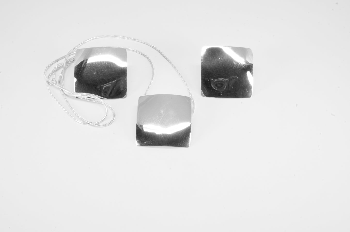 Juego de dije y aretes de plata solida 925, cuadro