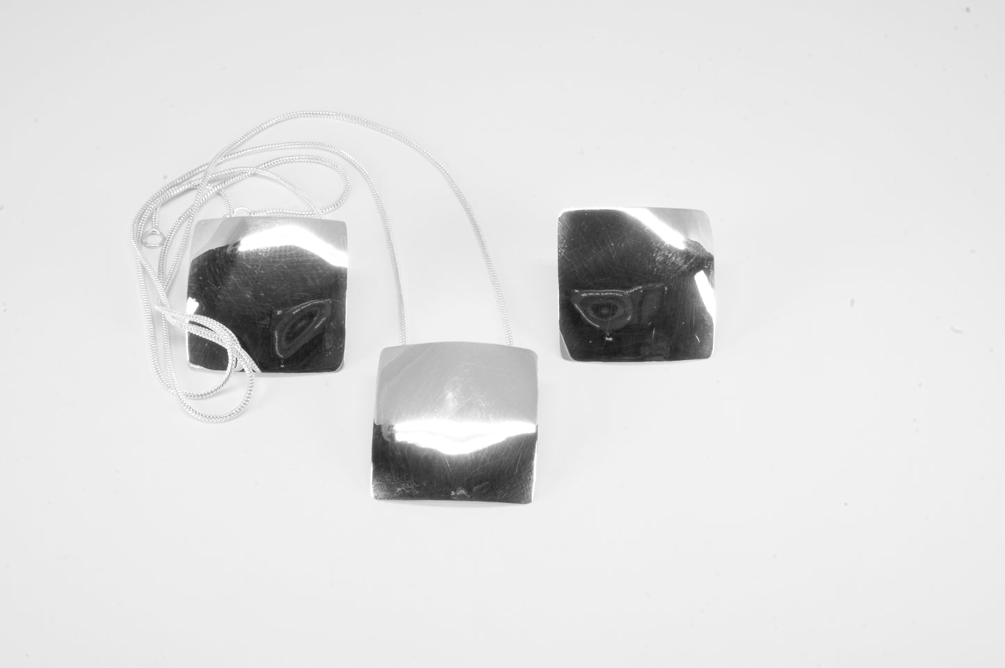 Juego de dije y aretes de plata solida 925, cuadro