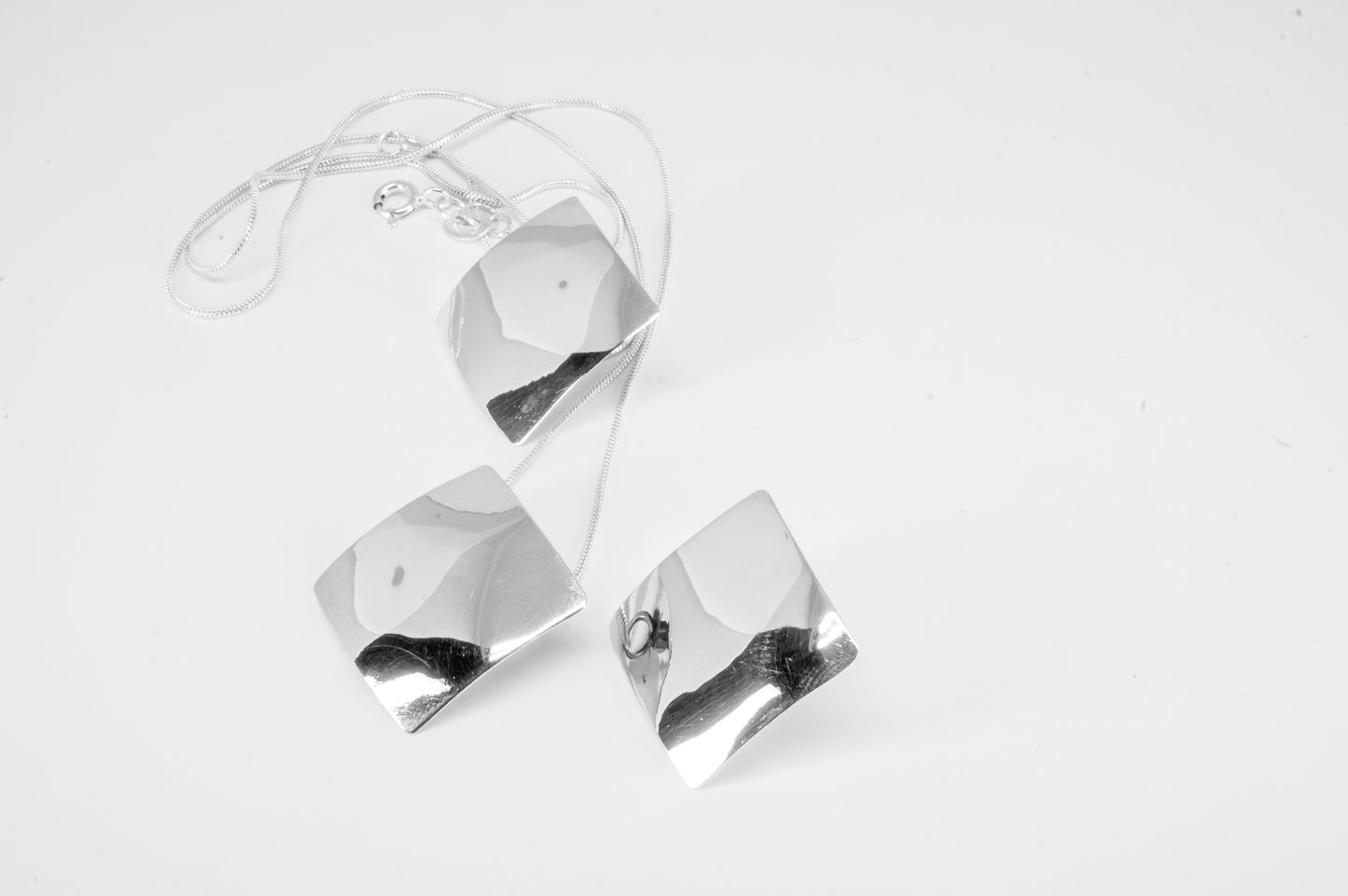 Juego de dije y aretes de plata solida 925, cuadro