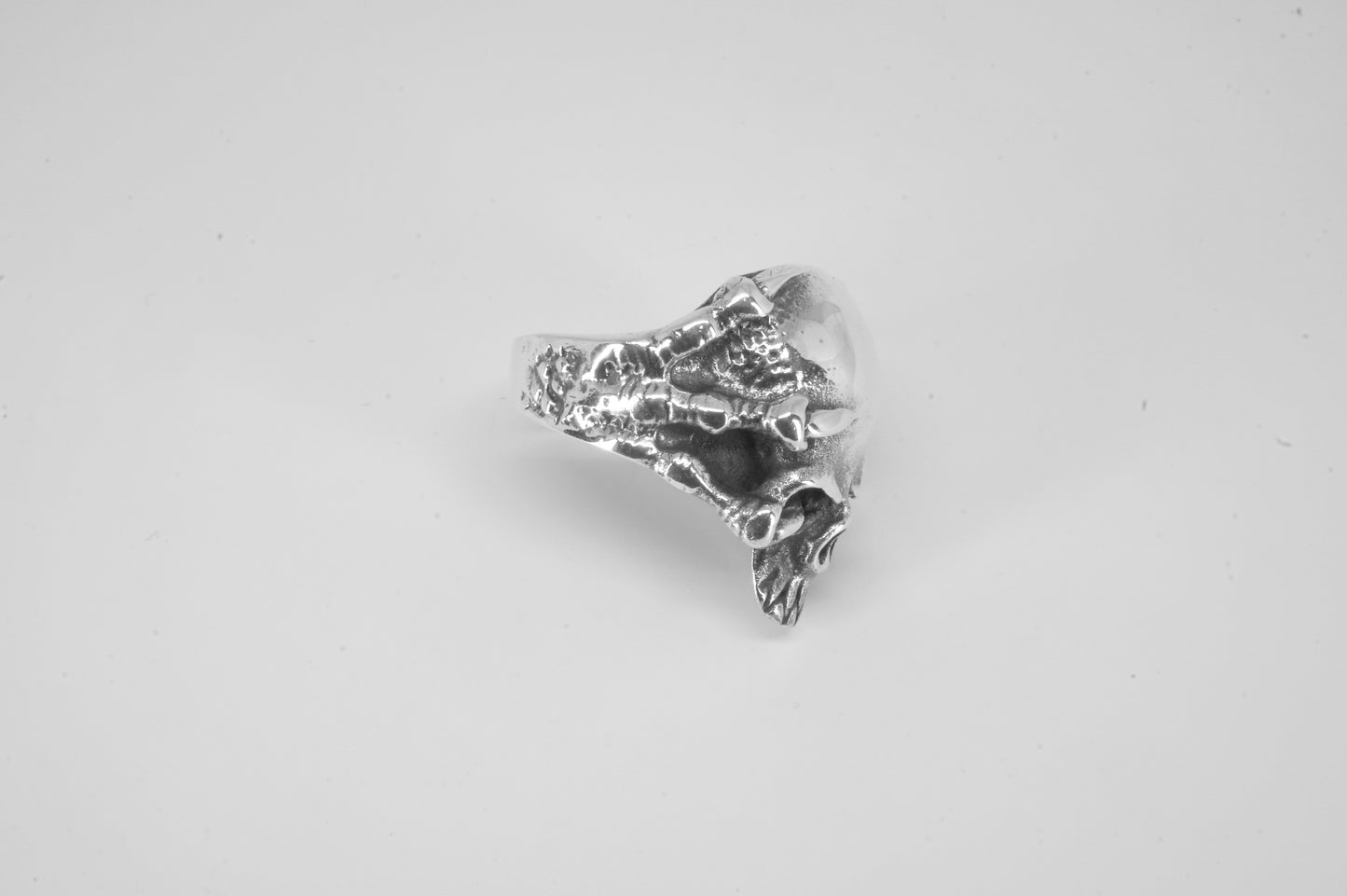 Anillo de Plata 925, Calavera Frontal con Garras Laterales