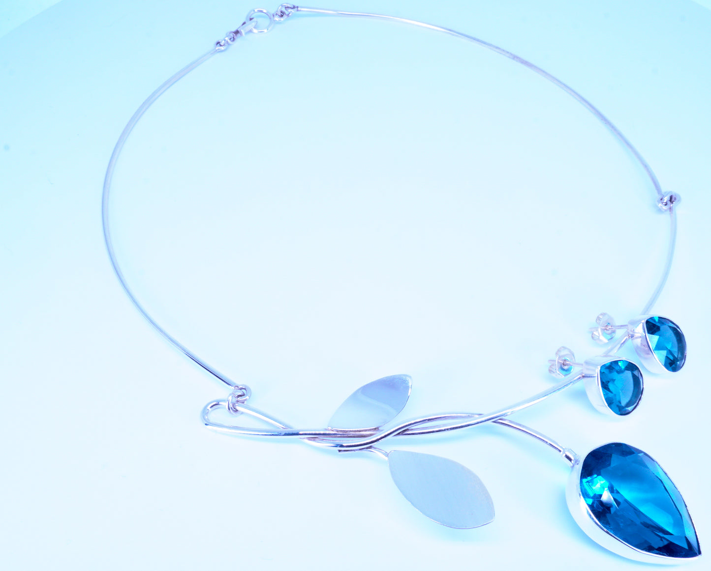 Gargantilla de Hoja Otoñal con Cristal Azul con Aretes de Cristal
