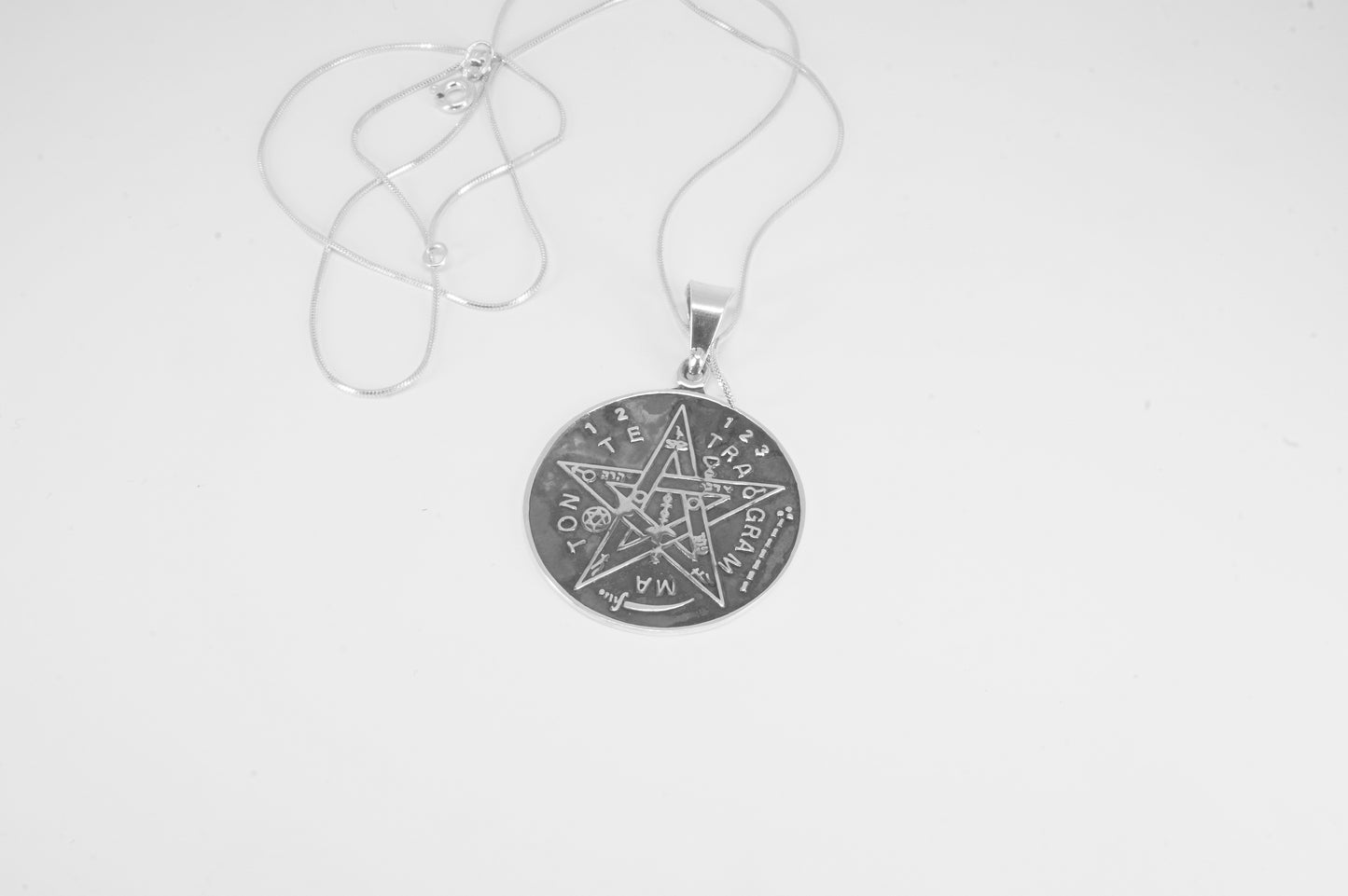 Dije de plata solida 925, Tetragramatron Sólido con cadena incluÍda