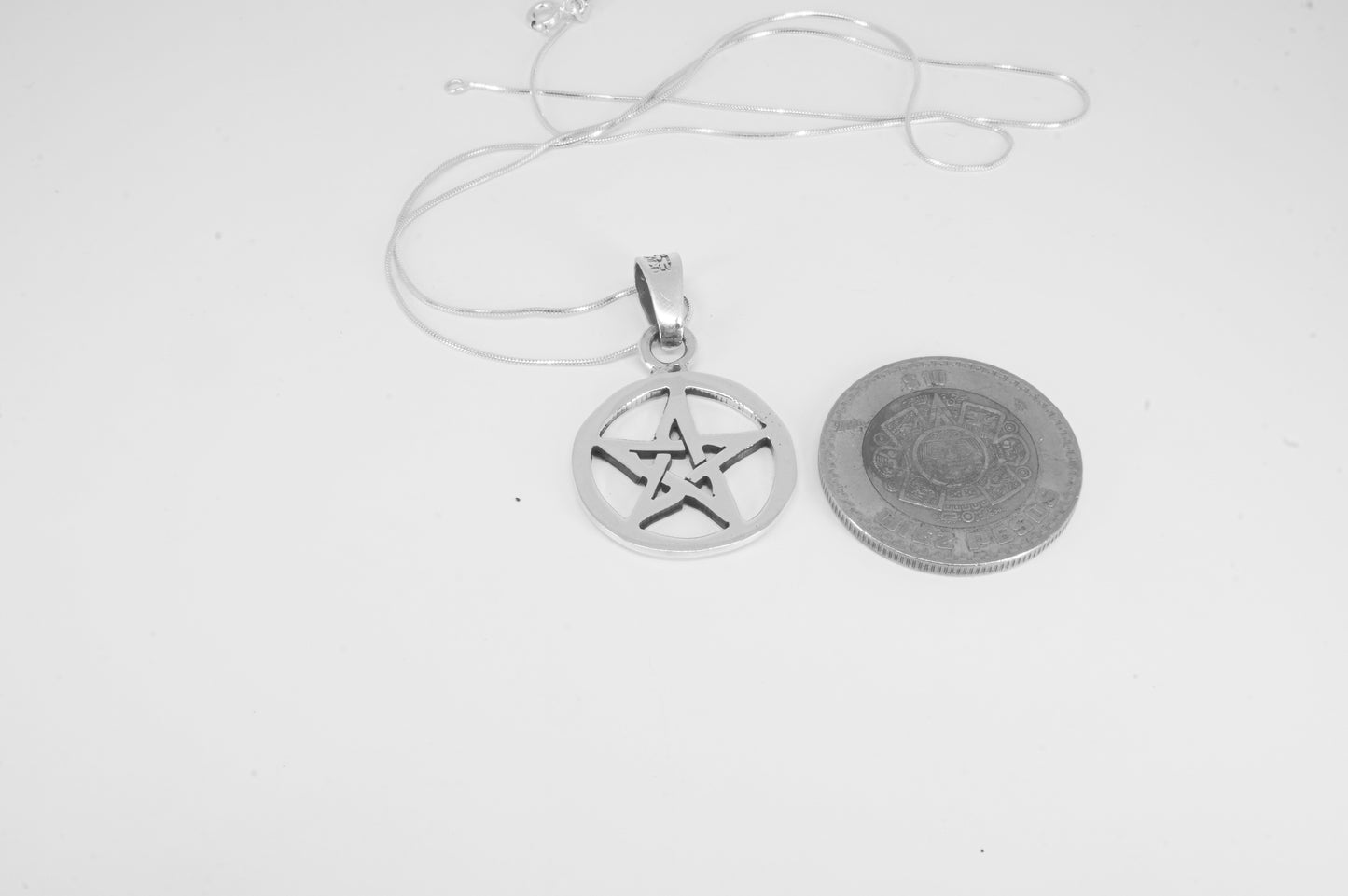 Dije de plata solida 925, Estrella de 5 picos con cadena de 48cms incluida