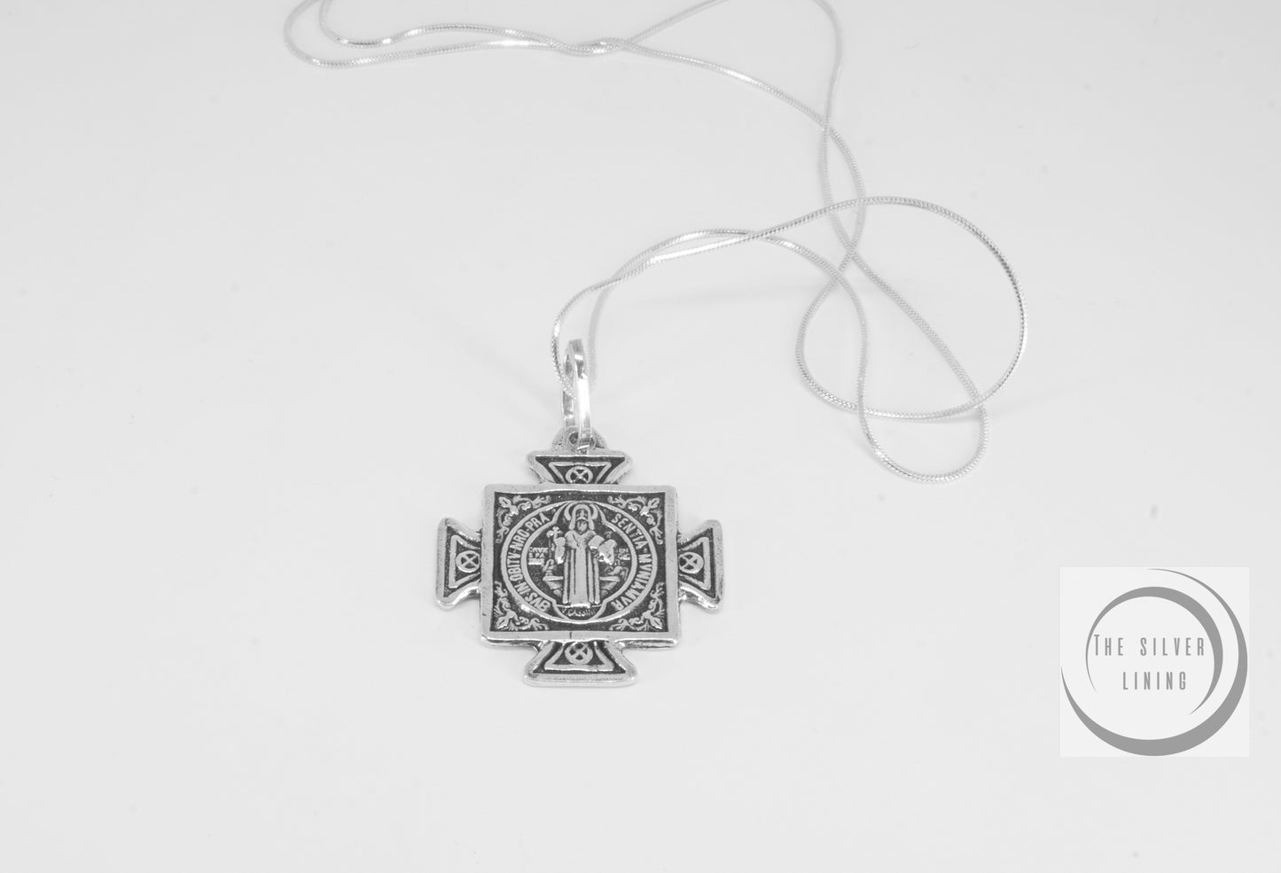 Dije de Plata 925, Amuleto medalla de San Benito con cadena incluída