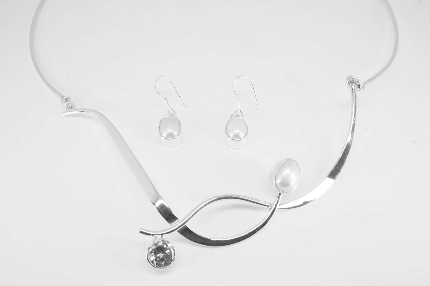 Gargantilla y Aretes de Plata 925 con Perlas de Río y Circonia