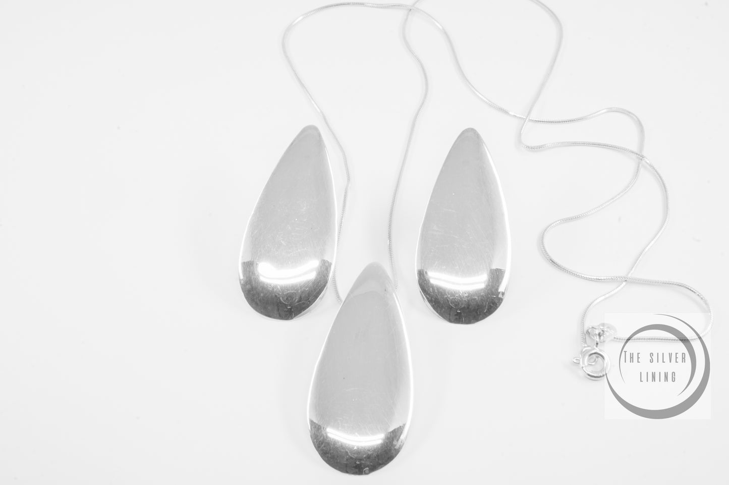 Juego de dije y aretes de plata solida 925, gota de agua con cadena incluida