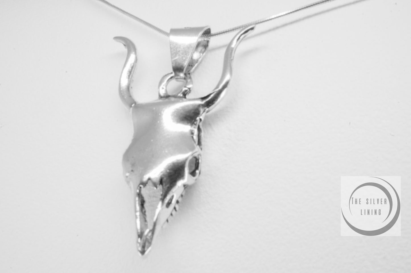 Dije de plata 925, Osamenta de Toro mediana con cadena incluída