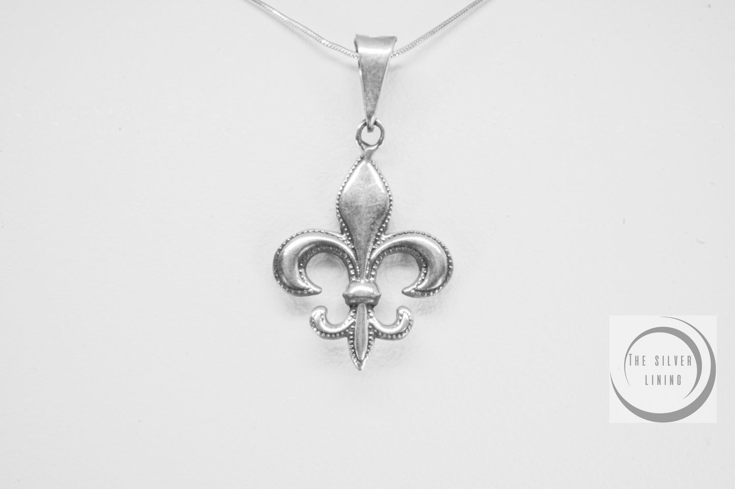 Dije de plata 925, Flor de lis pequeña