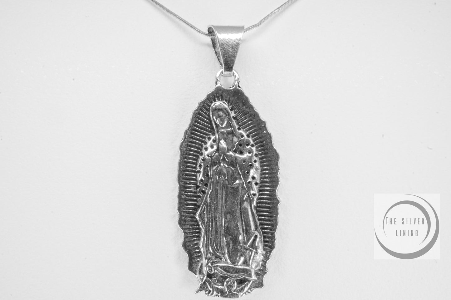 Dije de plata 925, La Virgen de Guadalupe con cadena incluída