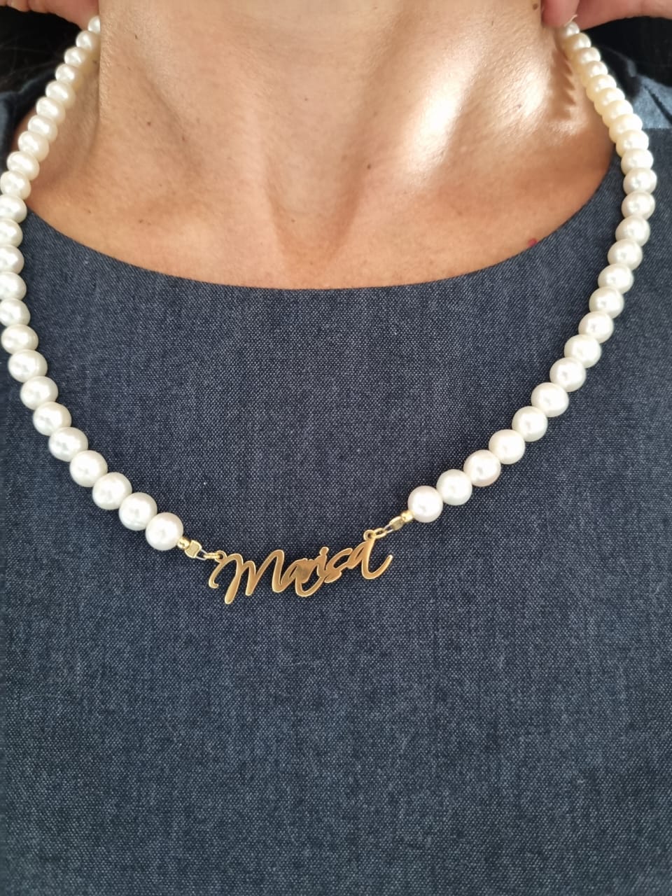 Collar de Perlas de Río con Placa de Nombre en Plata