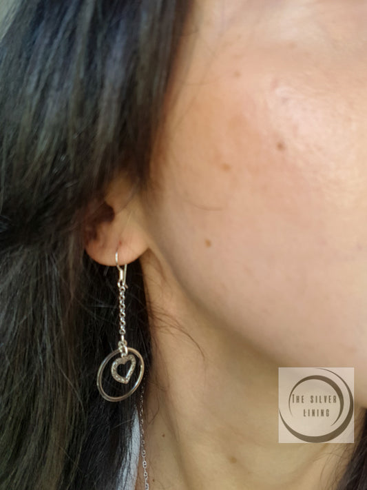 Aretes de plata 925, Corazón picado dentro de Círculo perfecto