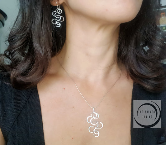 Juego de Dije y Aretes de Plata 925, SSS liso con cadena incluída