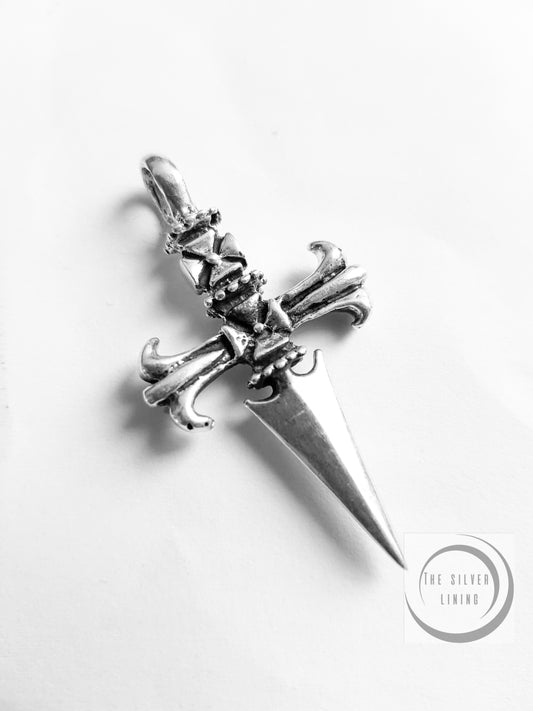 Dije de plata 925, Cruz con daga (cadena incluída)