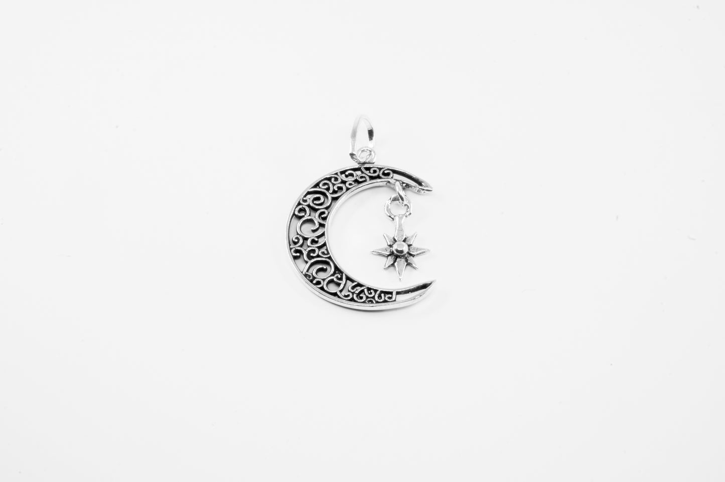 Juego de Dije y Aretes de plata solida 925, Luna calada con garigoleo y luna colgante (cadena incluída)