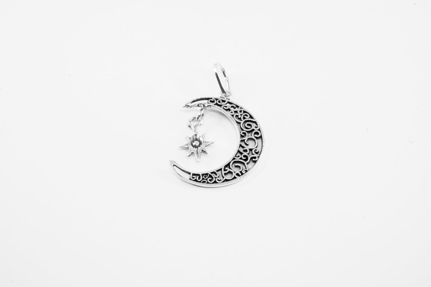 Juego de Dije y Aretes de plata solida 925, Luna calada con garigoleo y luna colgante (cadena incluída)