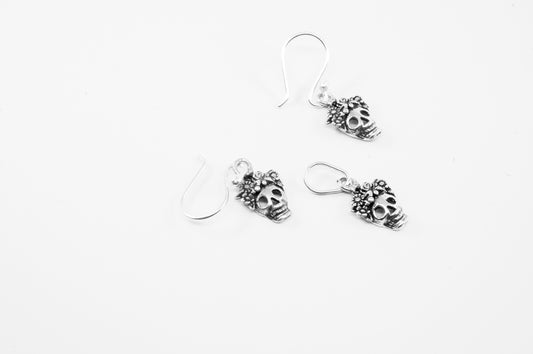 Juego de plata solida 925, catrinas en aretes y dije miniatura