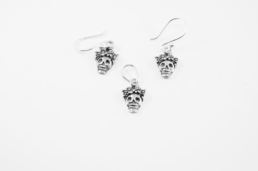 Juego de plata solida 925, catrinas en aretes y dije miniatura