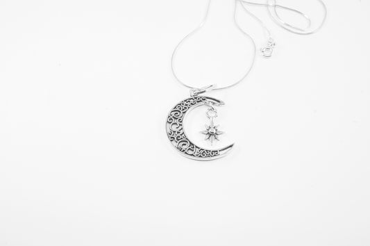 Juego de Dije y Aretes de plata solida 925, Luna calada con garigoleo y luna colgante (cadena incluída)