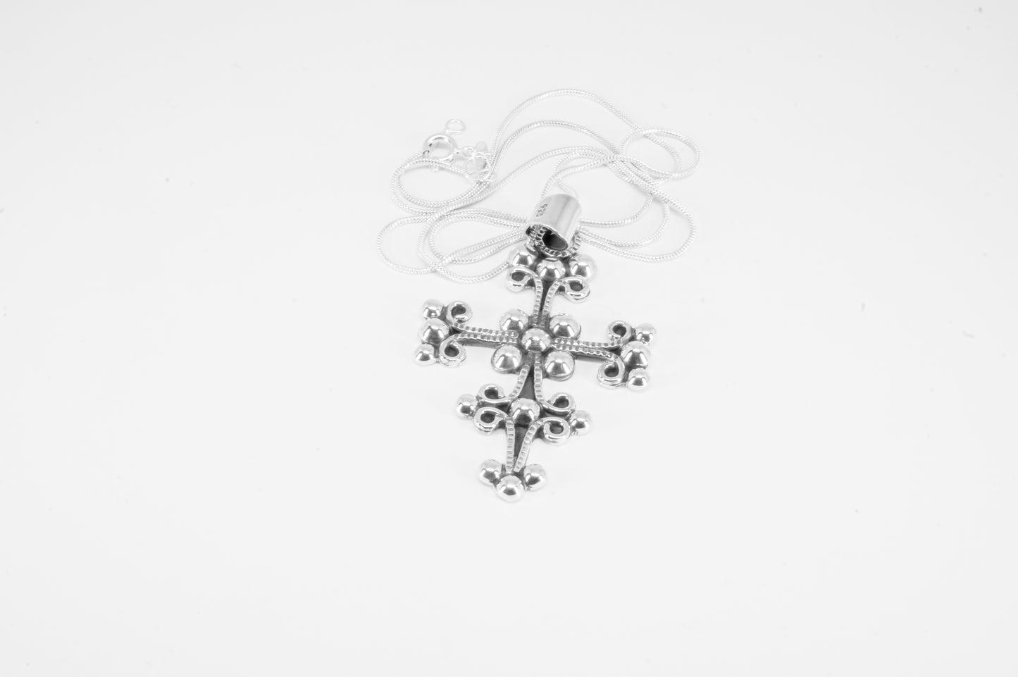 Dije de plata solida 925 cruz gotica cadena incluida