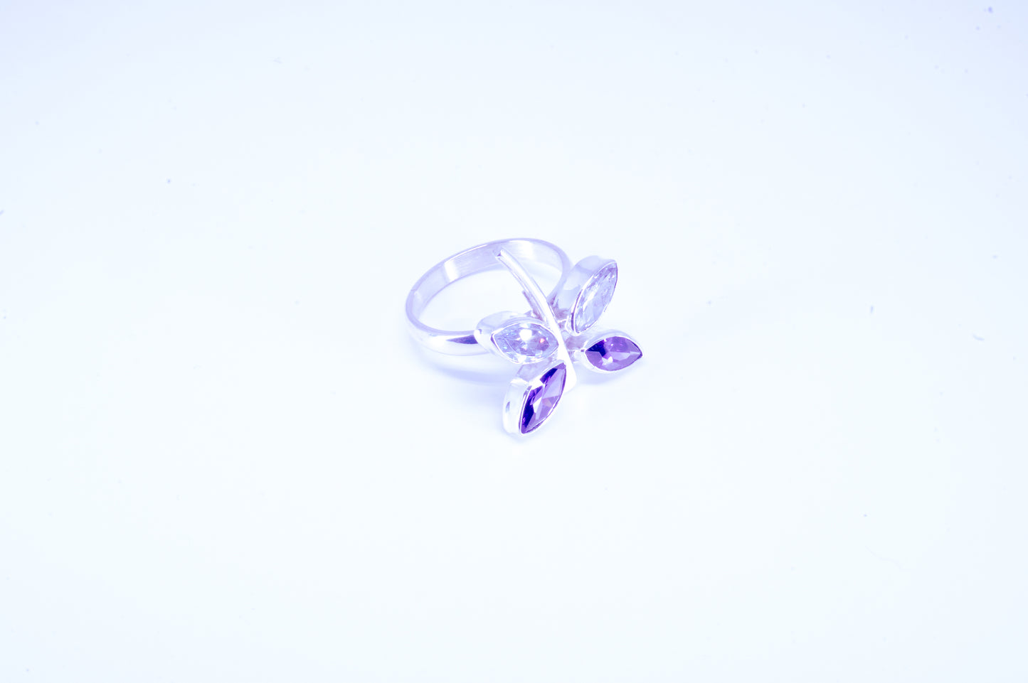 Anillo plata solida 925, metamorfosis con circonia color lila