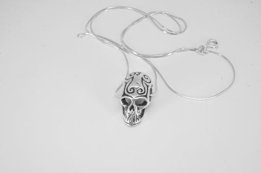 Dije de Plata 925, Calavera Mid-Miniatura con cadena incluída
