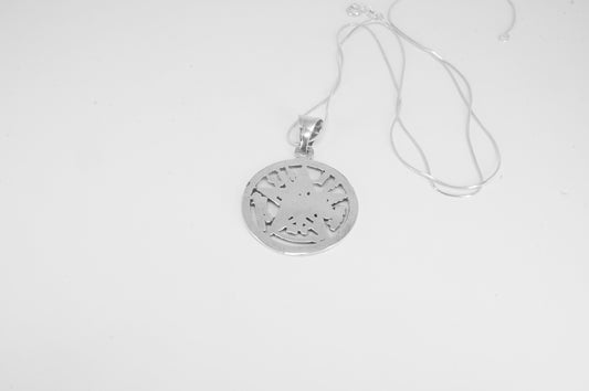 Dije de plata solida 925 Tetragramatron calado con cadena de 48cms incluida