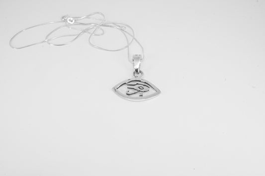Dije de plata solida 925, Ojo de Horus con cadena de 48cms incluida
