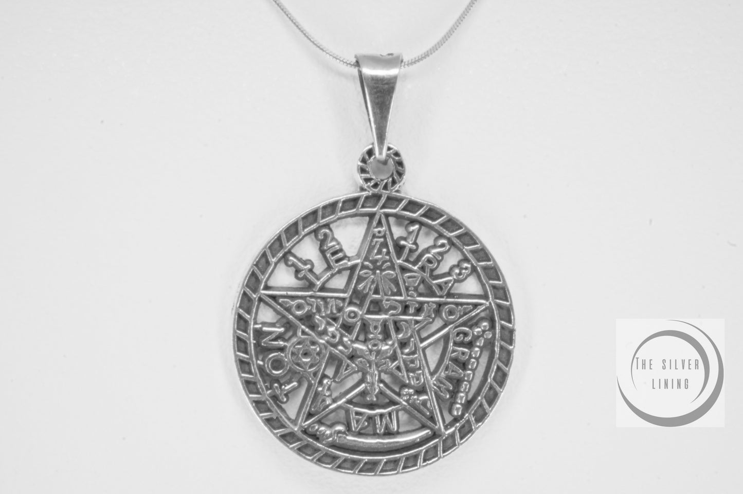 Dije de plata 925, Tetragramatron calado con cadena incluída