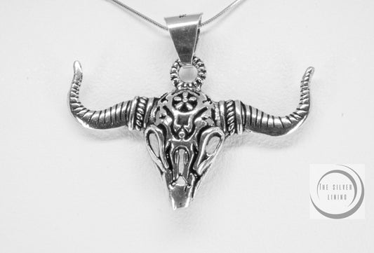 Dije de plata 925, Cabeza de Toro Ornamentada con cadena incluída
