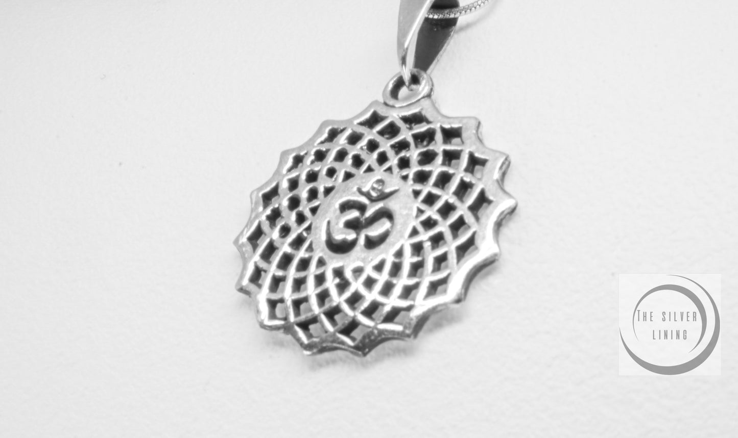 Dije de plata 925, Símbolo de OM sobre Mandala