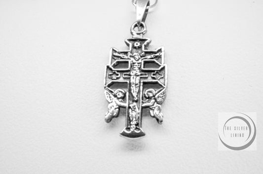 Dije de plata 925, Cruz de Caravaca mediana con cadena incluída